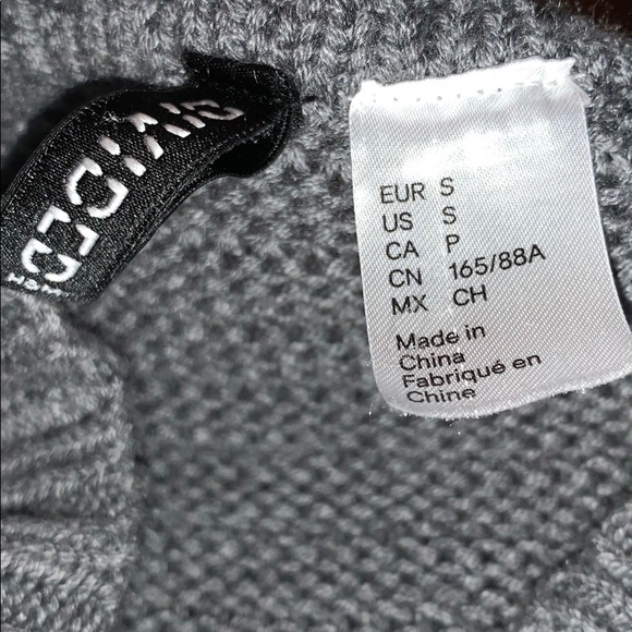 Gray knitted sweater - Picture 2 of 2